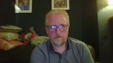 Snapshot of r_o_h_a_n chatting on October 1, 11:36 pm r_o_h_a_n online show from October 1, 11:36 pm