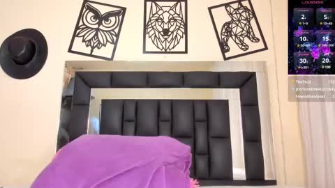 Snapshot of rachel__milfy chatting on February 24, 10:25 pm Rachel online show from February 24, 10:25 pm