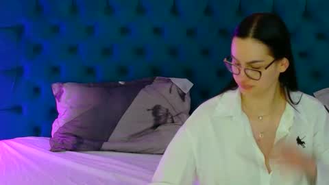 sweet peach online show from March 24, 6:19 am