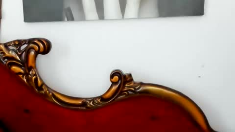 raemonnay online show from October 5, 11:40 am