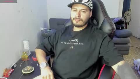 ragnar_lothbrok77 online show from April 4, 10:28 pm