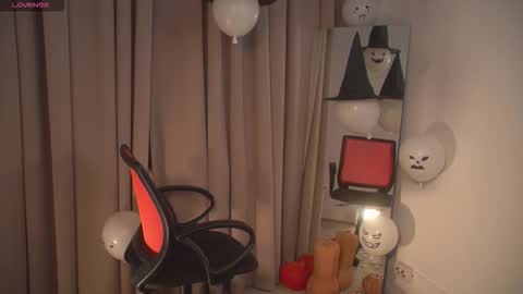 Darcy online show from October 28, 9:49 pm