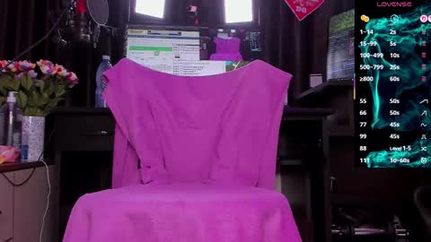 Laura online show from October 6, 2:40 am