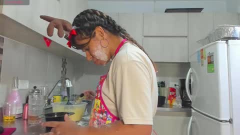  Nina  online show from December 20, 1:01 am