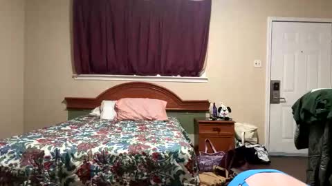    RAMONA Q   online show from November 24, 6:50 pm