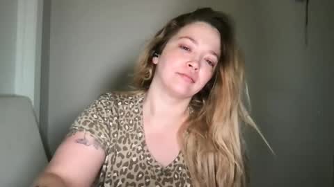 Snapshot of randiigirl69 chatting on October 13, 9:55 am Randii online show from October 13, 9:55 am