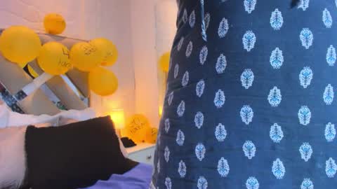 Raquel Moore  online show from December 20, 6:59 pm