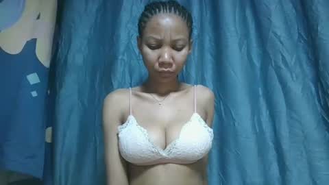 rasoanetteee online show from October 3, 8:22 am