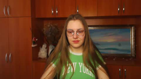 raspberry0101 online show from February 25, 1:32 pm