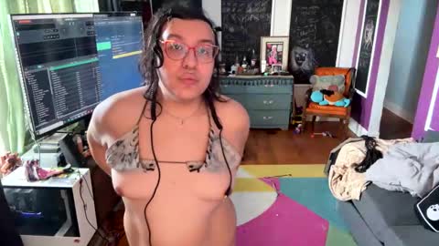 Rattlesnake Bitch 666 online show from April 23, 6:42 pm