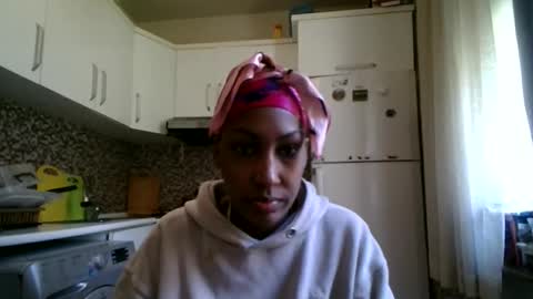 ravenbby online show from April 16, 8:47 am