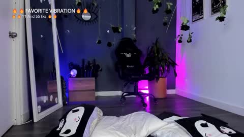 Raven Witch online show from March 23, 6:35 pm