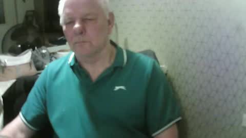 Snapshot of ray47 chatting on September 9, 10:32 pm ray47 online show from September 9, 10:32 pm