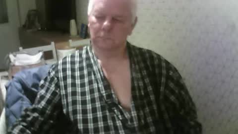 Snapshot of ray47 chatting on September 17, 10:35 pm ray47 online show from September 17, 10:35 pm