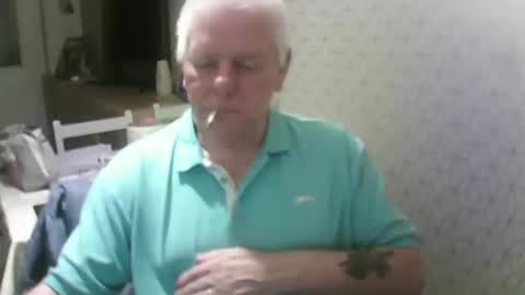 Snapshot of ray47 chatting on September 22, 9:52 pm ray47 online show from September 22, 9:52 pm