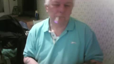 Snapshot of ray47 chatting on October 28, 11:39 pm ray47 online show from October 28, 11:39 pm