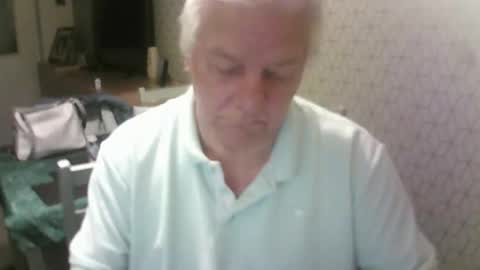 Snapshot of ray47 chatting on October 17, 10:14 pm ray47 online show from October 17, 10:14 pm