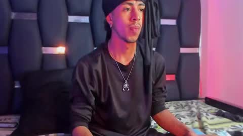 Rayn online show from November 24, 6:28 pm