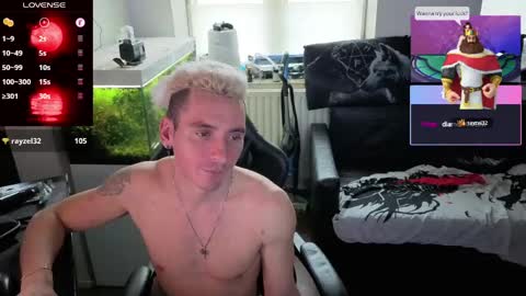 Rayzel White online show from May 11, 4:04 pm