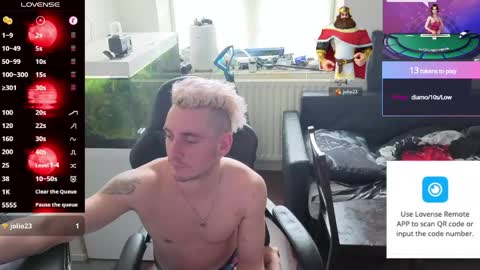 Rayzel White online show from May 16, 10:36 am