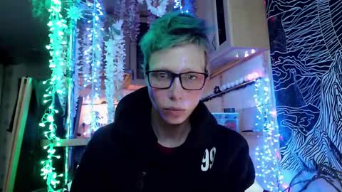 Snapshot of raziel_haze chatting on February 16, 1:16 pm Yrriel Strife Candy-Demon Caveboy mr. Cringe online show from February 16, 1:16 pm