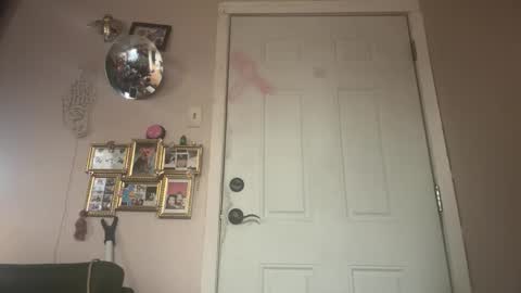 rcherrycola00 online show from May 3, 2:06 am