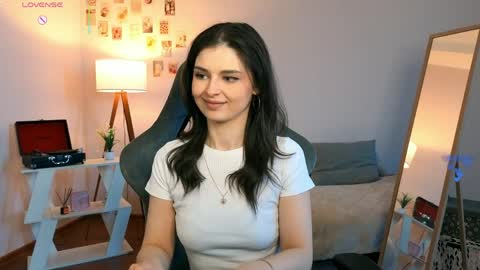 Syndney online show from April 12, 7:45 am