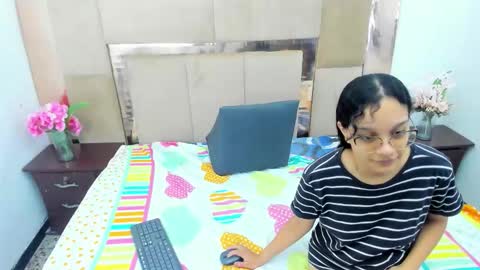 Rebeca... online show from December 20, 12:56 pm