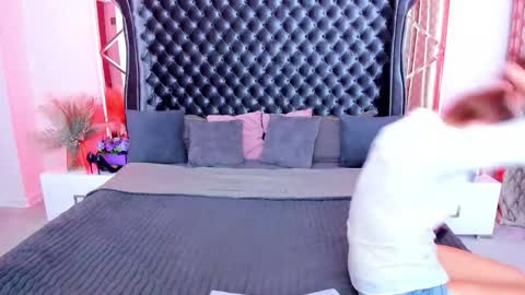 rebecca_diamonds online show from March 23, 6:51 am