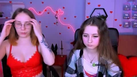 rebecca_smile_ online show from April 13, 7:07 pm