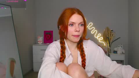 Snapshot of red__candy chatting on February 11, 1:51 pm red__candy online show from February 11, 1:51 pm