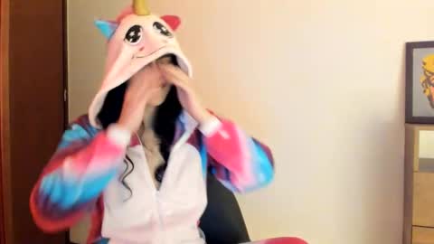 red_flower203 online show from April 18, 10:21 pm