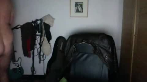 redbonezzzz online show from April 16, 7:14 pm