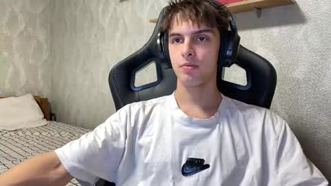 redbullshine online show from October 1, 7:46 pm