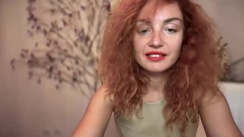 Snapshot of reddgirll chatting on September 17, 6:55 pm reddgirll online show from September 17, 6:55 pm