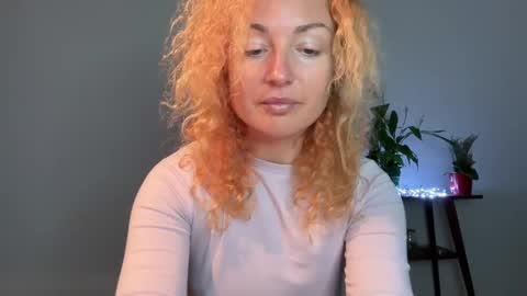 Snapshot of reddgirll chatting on March 3, 7:17 pm reddgirll online show from March 3, 7:17 pm