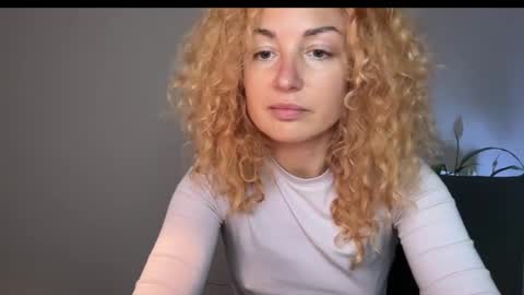 Snapshot of reddgirll chatting on March 8, 5:54 pm reddgirll online show from March 8, 5:54 pm
