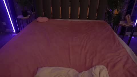 Snapshot of reddoll_ chatting on October 15, 2:26 am Lily online show from October 15, 2:26 am