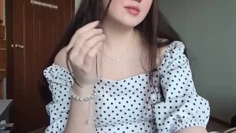 redginbluebersky online show from March 30, 1:11 pm