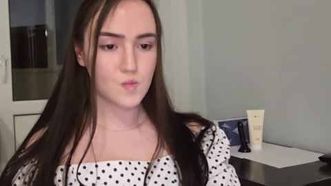 redginbluebersky online show from April 2, 6:48 pm