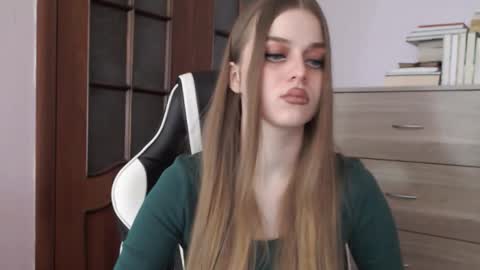 Lily online show from February 26, 2:15 am