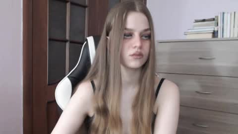 Lily online show from March 29, 2:13 am