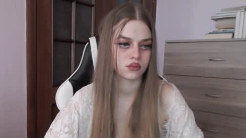 Lily online show from March 5, 3:15 am