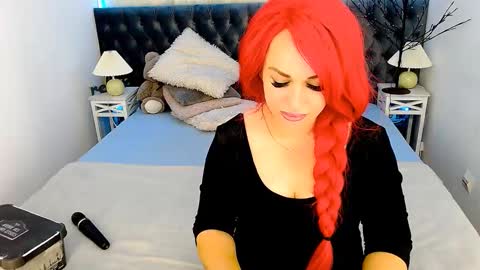 Snapshot of redheadeva chatting on October 18, 5:44 am redheadeva online show from October 18, 5:44 am