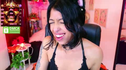 Snapshot of redhotter_ chatting on October 1, 8:41 pm Lili Lopez online show from October 1, 8:41 pm