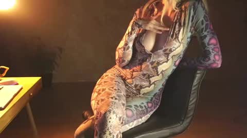 Red online show from December 21, 7:38 pm