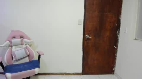   online show from March 8, 11:48 am