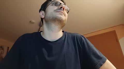 reeds44 online show from March 1, 8:35 pm