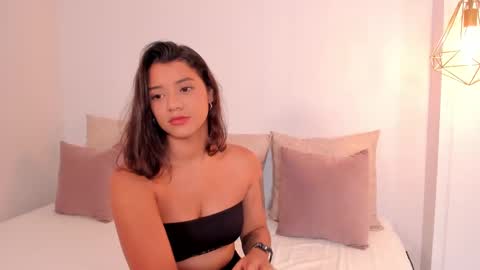 Snapshot of regina_noctixx chatting on March 12, 12:42 am Regina online show from March 12, 12:42 am