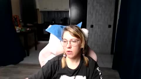 Regina online show from September 17, 1:20 am